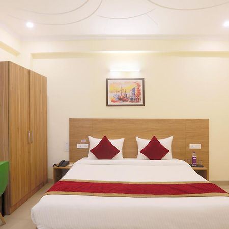 Hotel Lemon Suites & Banquet Noida Sector 62 Esterno foto